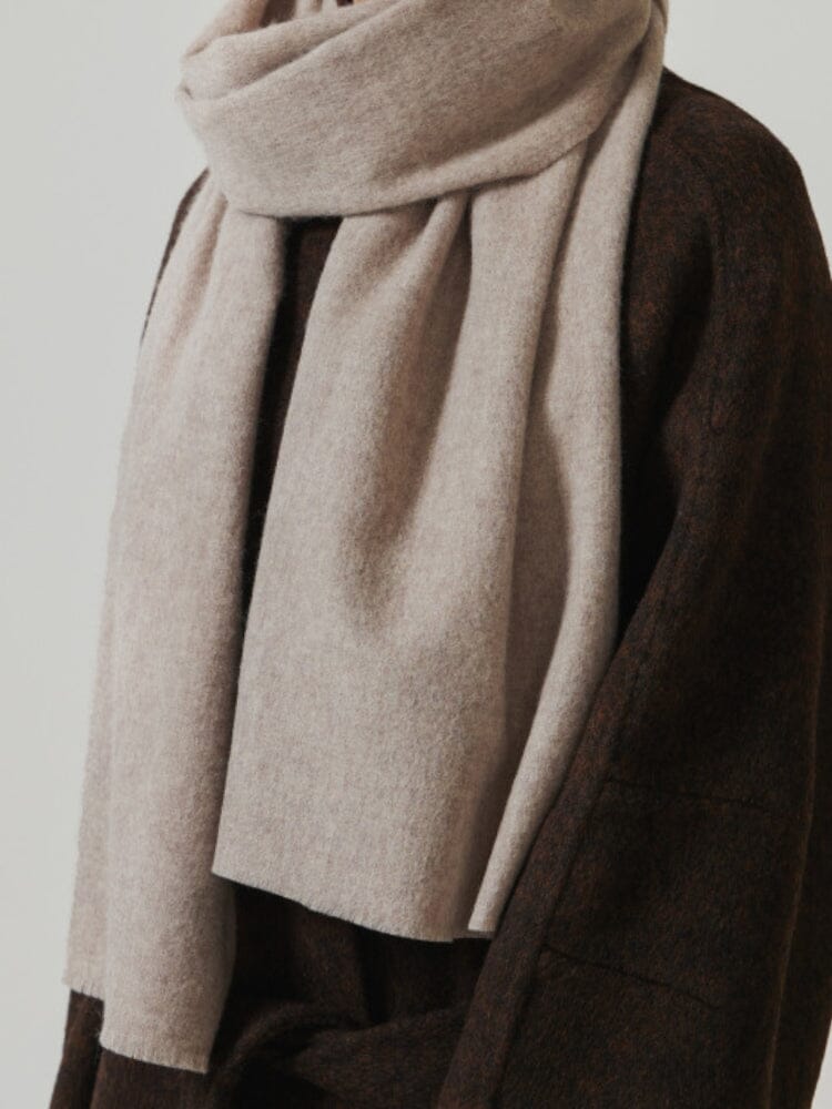 Minimalist Soft Wool Scarf - Image 9