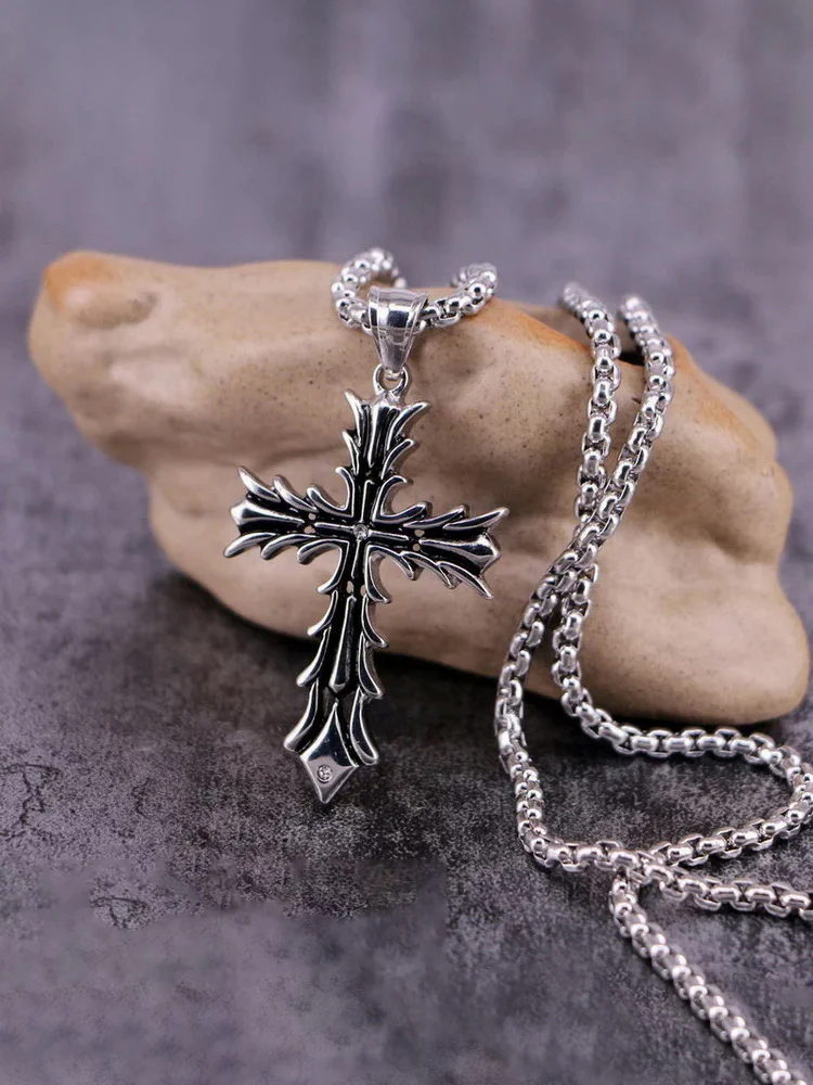 Retro Gothic Thorn Cross Necklace - Image 3