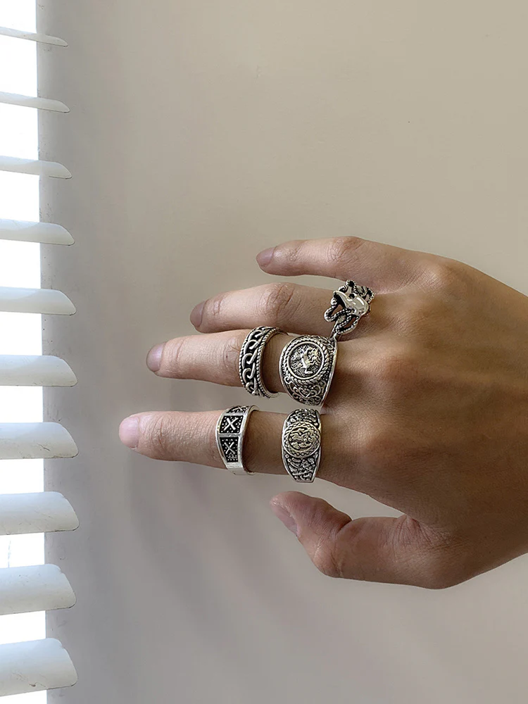 Retro Totem Design 5 Pcs Ring Set - Image 3